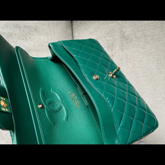 SOLD Chanel medium double flap in green patent leather gold hardware - Picture 10 of 12